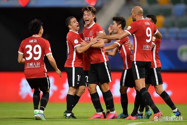 包含转会期上海海港备战国王杯，复出首秀细节曝光，震撼外界，控场能力受关注的词条