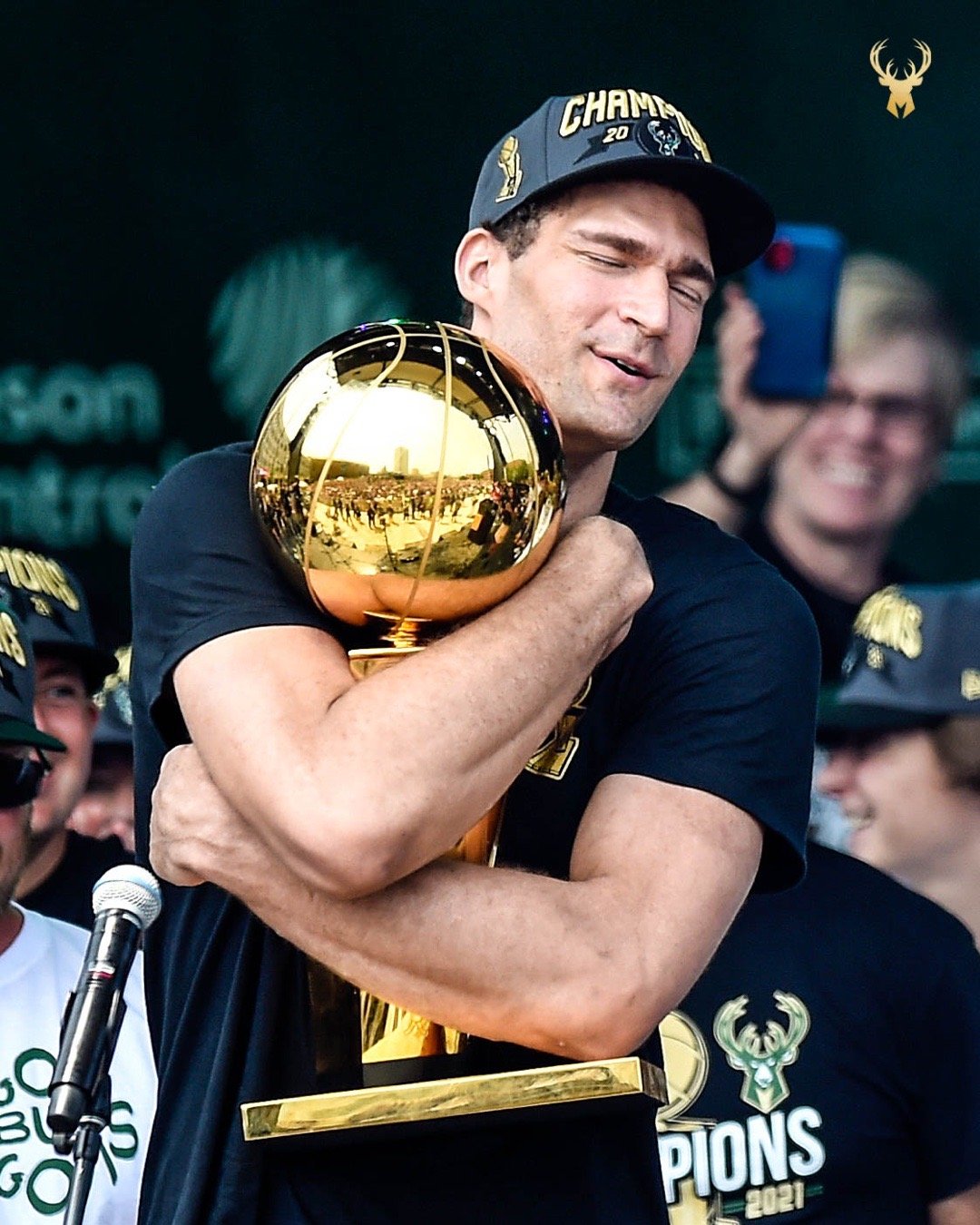 乐鱼体育德甲倒计时，密尔沃基雄鹿赛后状态回暖，细节引发关注，信心回归，控场能力受关注的简单介绍