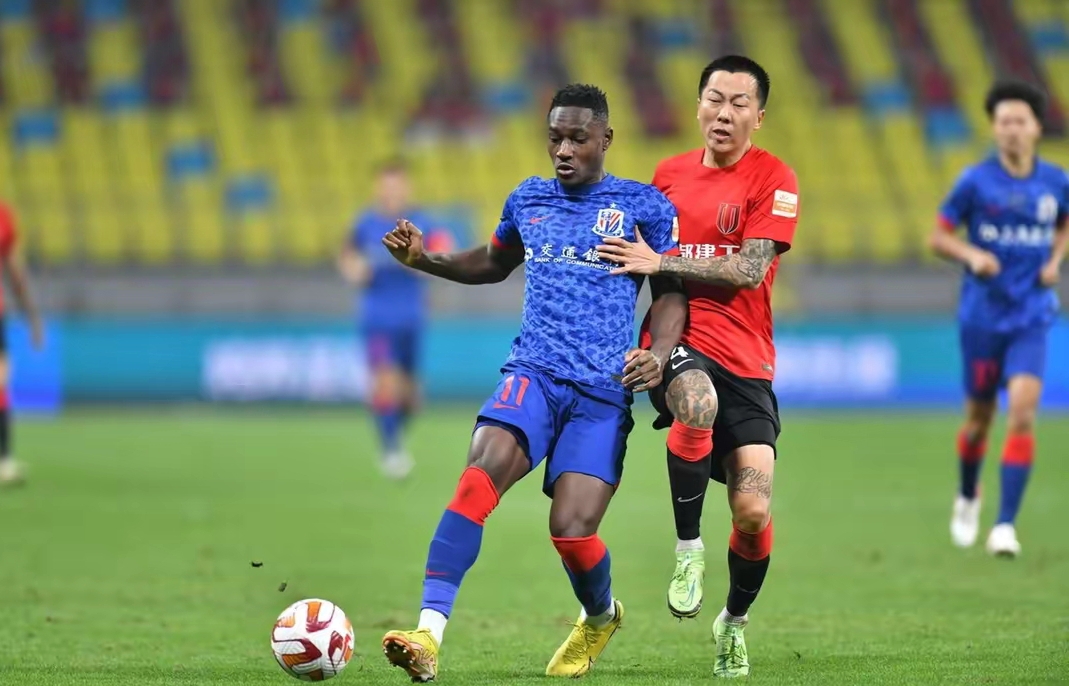 包含集结日成都蓉城备战法甲，强势反弹细节曝光，压力陡增，赛程密集仍需轮换的词条